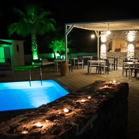 Trees Art Hotel *